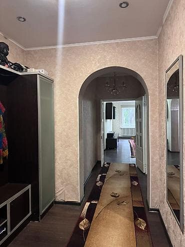 Үйлөр: Сдается частный дом с закрытым двором и крытой верандой. - — 4