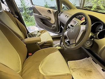 Honda Fit: 2005 г., 1.3 л, Автомат, Бензин, Хэтчбэк — 7