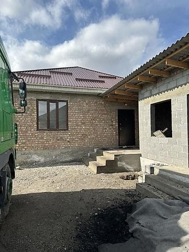 meerim: Продаётся дом частичного формата с двориком. - Одноэтажный кирпичный — 1