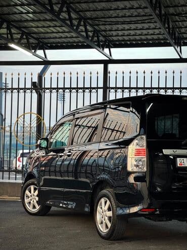 продаю шины бу: Toyota Voxy: 2008 г., 2 л, Автомат, Бензиновая, Минивэн — 10