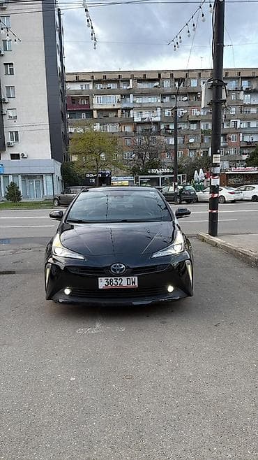 цены на автомобили в бишкеке: Toyota Prius: 2020 г., 1.8 л, Автомат, Гибрид, Хэтчбэк — 9