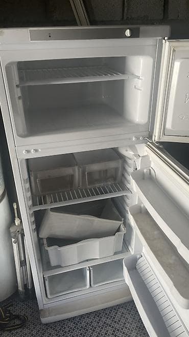 Холодильник Indesit, Б/у, Двухкамерный — 2