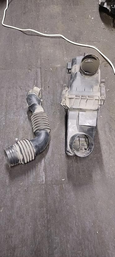 ist: Toyota IST, корпус воздушного фильтра а так же гофра от него — 2