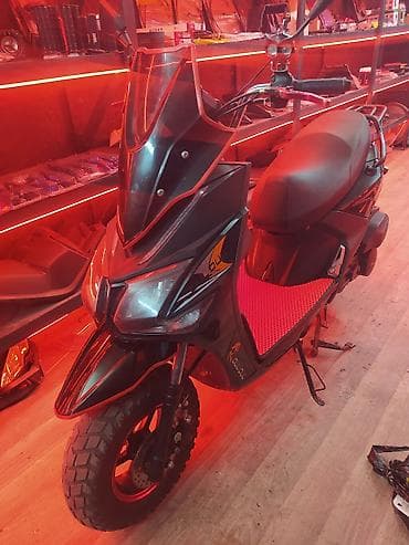 х5 2004: Тип скутера 150 куб. см, Бензин, Б/у — 2