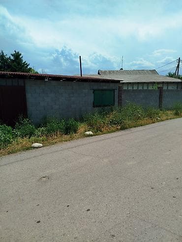 Недвижимость: Продаётся дом с земельным участком- участок 17 соток( по факту 20) - — 10