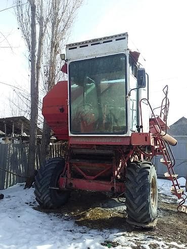 Продам "ЕНИСЕЙ" 1991 г. в очень хорошем тех состоянии, жатка 5-ка