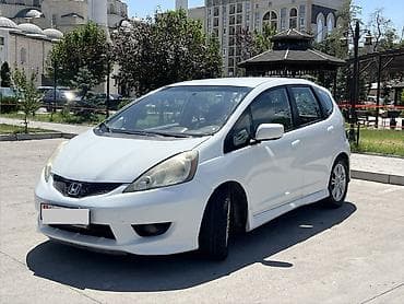 Продажа авто: Honda Fit: 2010 г., 1.5 л, Автомат, Бензин, Хэтчбэк — 2