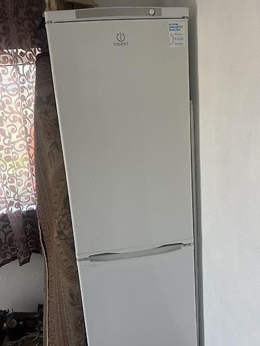 Холодильник Indesit, Б/у, Двухкамерный, No frost, 210 *