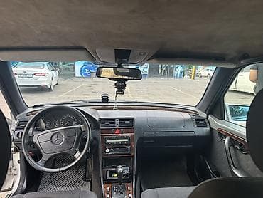 коврик мерседес: Mercedes-Benz С -класс W202 (седан), интерьер - Просторный салон с — 5