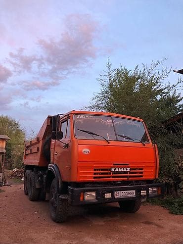 Самосвал КАМАЗ, оранжевый, колесная формула 6×4. Металлический кузов с — 2