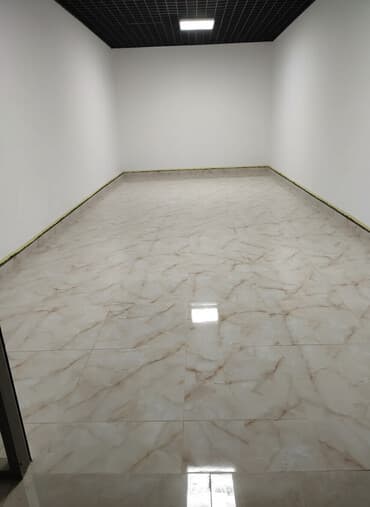 Гаражи: Продаю Бутик В торговом центре, 33 м², 1 этаж — 1