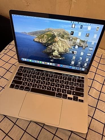 Ноутбуки и аксессуары: Apple MacBook Pro 13" Ключевые характеристики: - Диагональ экрана: 13 — 2