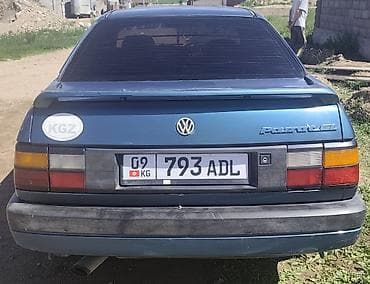 Транспорт: Volkswagen Passat: 1991 г., 2 л, Механика, Бензин, Седан — 2