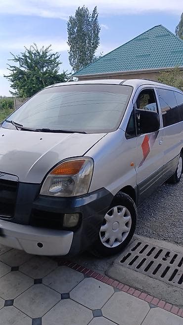 Унаа: Hyundai Starex: 2004 г., 2.6 л, Кол менен иштөөчү, Дизель, Вэн/Минивэн — 6