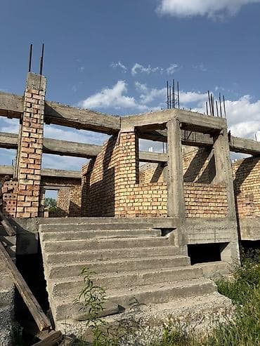 Продается таунхаус в городе Ош. В районе Геологородок ♦️Площадь