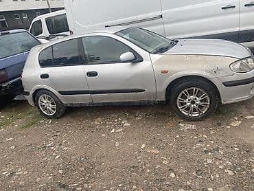 wuling mini ev: Nissan Almera: 2001 г., 1.5 л, Механика, Бензин, Хэтчбэк — 6