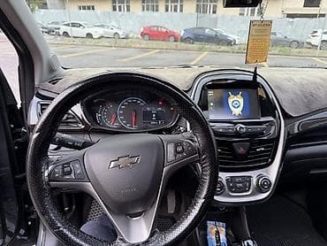 Chevrolet Spark: 2017 г., 1 л, Вариатор, Бензин, Хэтчбэк — 6