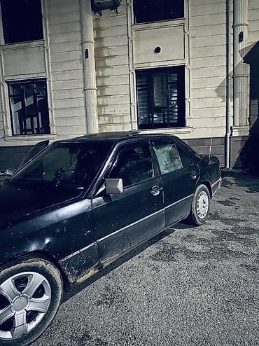 Продажа авто: Mercedes-Benz W124: 1990 г., 2 л, Бензин, Седан — 3