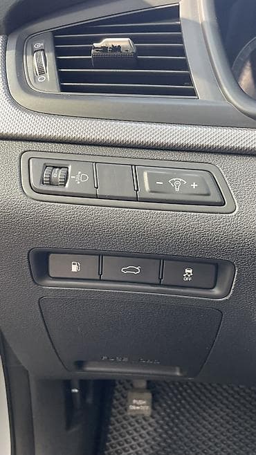Транспорт: Hyundai Sonata: 2018 г., 2 л, Автомат, Газ — 8