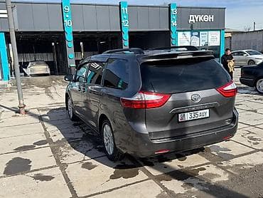 mini cooper: Toyota Sienna: 2017 г., 3.5 л, Автомат, Бензин, Минивэн — 7