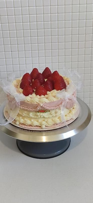 корона на торт: Привет, меня зовут Айя ❣️ Больше года занимаюсь выпечкой на дому — 8