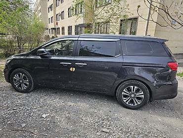 комод для детей: Заказной такси, минивен киа карнивал — 1