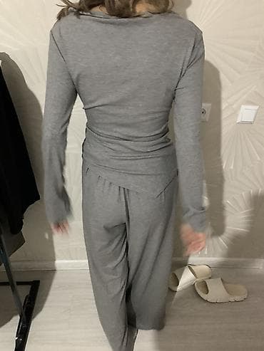 Брюки: Только что купили,оказалось слишком большой размер:46-48Женский — 3