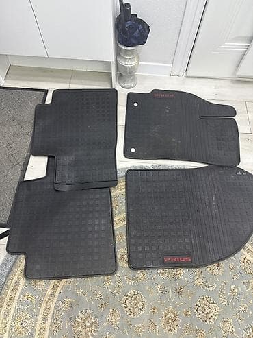 Тюнинг: Родные Резиновые Полики Для салона Toyota, цвет - Черный — 1