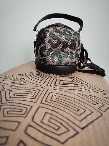Классическая сумка, Salvatore Ferragamo, Китай, Материал: Искусственная кожа, Множество карманов, Моющийся материал, Оригинал, Женские, Новый