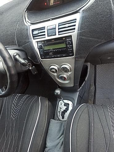 ланкрузер 105: Toyota Yaris: 2007 г., 1.5 л, Автомат, Бензин, Седан — 6