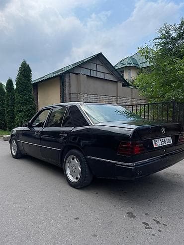 Mercedes-Benz W124: 1990 г., 2.3 л, Механика, Бензин, Седан — 4