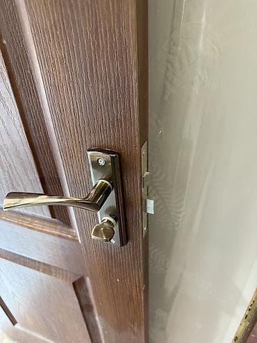 двер дерево: Двери для домов и квартир, Бронированная, Одностворчатая, Правосторонняя, цвет - Коричневый — 10