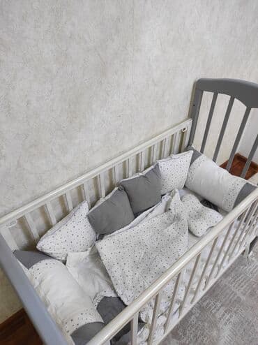 кровать с маятником: Детская кроватка с ортопедическим матрасиком выполненна из дерева — 10