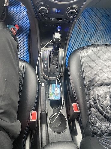 samara lada: Hyundai Solaris: 2015 г., 1.6 л, Бензин, Седан — 9