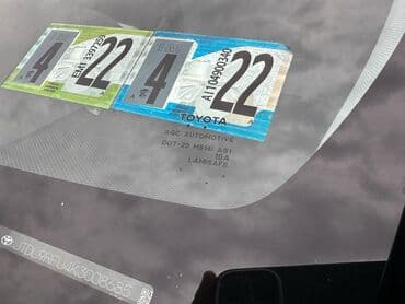 продаю мапед: Toyota Prius: 2019 г., 1.8 л, Вариатор, Гибрид, Седан — 11
