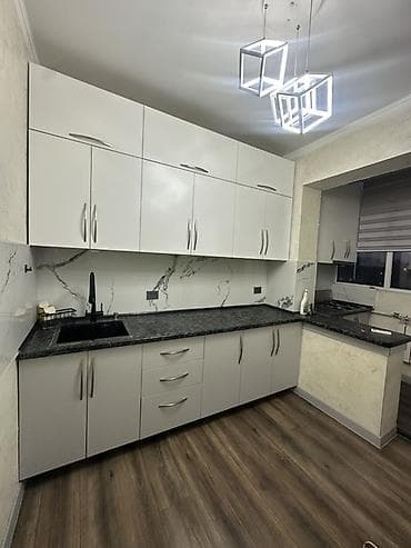 Эмерек гарнитурлары: Кухонный гарнитур под 105 серию. Самовывоз. Цена: 30 000 сом — 4