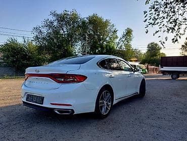 2017: Hyundai Grandeur: 2017 г., Седан — 5