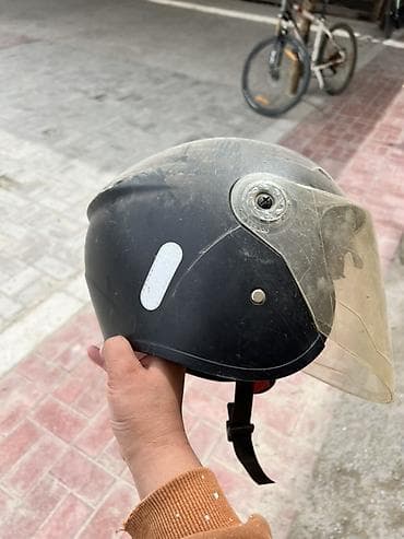 Спорт и отдых: 2 шлема 1000 сом Шлем для мото/скутера Bennali - Тип: интеграл с — 1