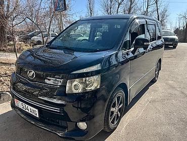 Toyota: Toyota Voxy: 2008 г., 2 л, Автомат, Бензин, Минивэн — 1