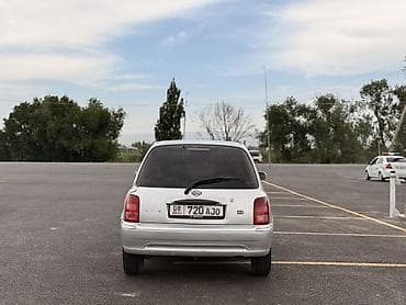 honda e: Nissan Micra: 2002 г., 1 л, Механика, Бензин, Хэтчбэк — 6