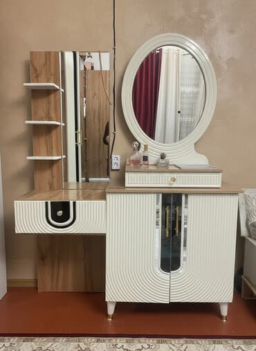 кухонные шкафы: Туалетный столик, С зеркалом, цвет - Бежевый, Дерево — 1