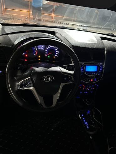 нива 2013: Hyundai Solaris: 2013 г., 1.6 л, Автомат, Бензин, Седан — 4