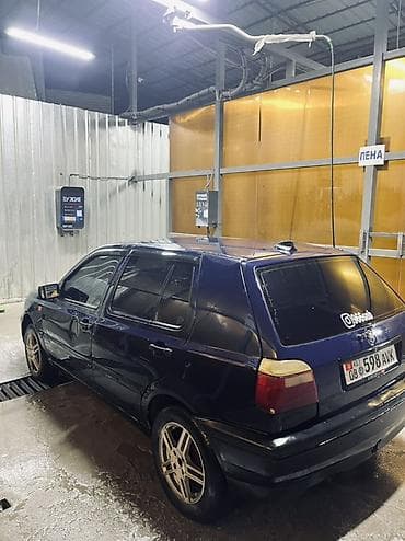 хит машина: Volkswagen Golf: 1995 г., 1.6 л, Механика, Бензин, Хэтчбэк — 5