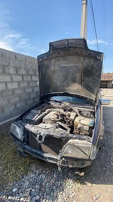 Mercedes-Benz C‑Class W202, седан, правый руль. Темно‑синий цвет