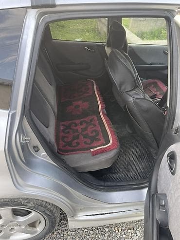golf 2: Honda Fit: 2001 г., 1.3 л, Вариатор, Бензин, Хэтчбэк — 4