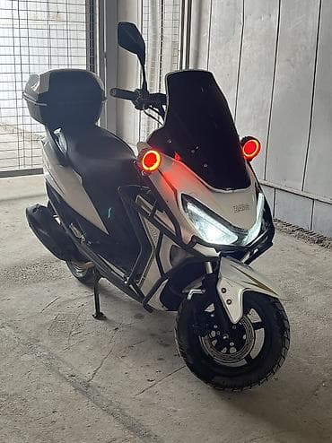 Макси-скутер Yamaha, 150 куб. см, Бензин, Б/у