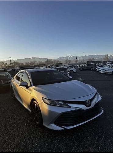 Toyota Camry: 2019 г., 2.5 л, Автомат, Гибрид, Седан at lalafo.kg Toyota Camry: 2019 г., 2.5 л, Автомат, Гибрид, Седан
