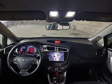 Kia Ceed: 2014 г., 1.6 л, Автомат, Бензин, Универсал — 6