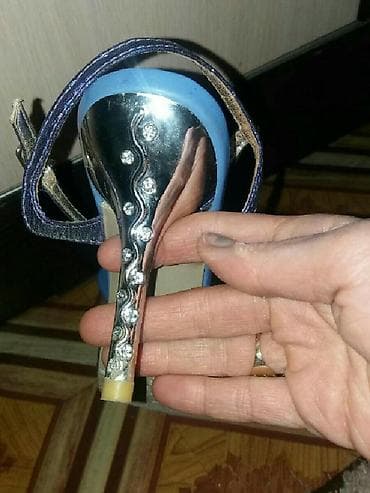 эрнист кастюм: Срочно продаю босоножкилетние состояние отличное одевала 1раз на — 2