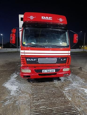 Грузовой автомобиль DAF LF с изотермическим фургоном. Оснащён — 2